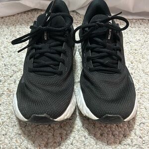 Women’s Nike Revolution tennis shoes